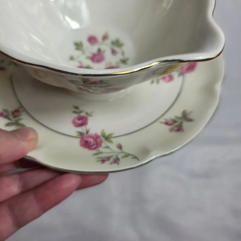 Theodore Haviland Delaware (New York) Gravy Boat Ivory with Pink Roses